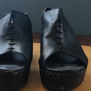 Black Chunky 3 Inch Heeled Sandals Brand Crown Vintage Wedge Size 8.5